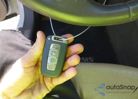 2011 Hyundai Genesis 4.6 z USA, uszkodzony, nr VIN KMHGC4DF2BU114746